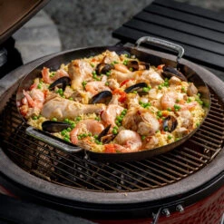 Kamado Joe KARBON STEEL™ Paella Pan -BBQ Grills Sales Store KJ15124722 06 FoodAngled